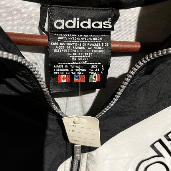 Adidas dead stock vintage 90s wind breaker - Picture 3 of 5